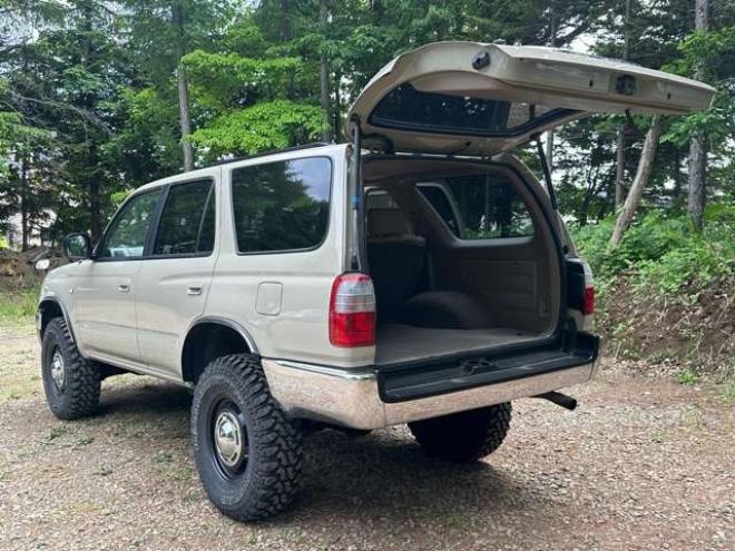 ハイラックスサーフ2.7 SSR-G 4WD　サンルーフ/リフトUP/全塗装済/社外ナビ 2700