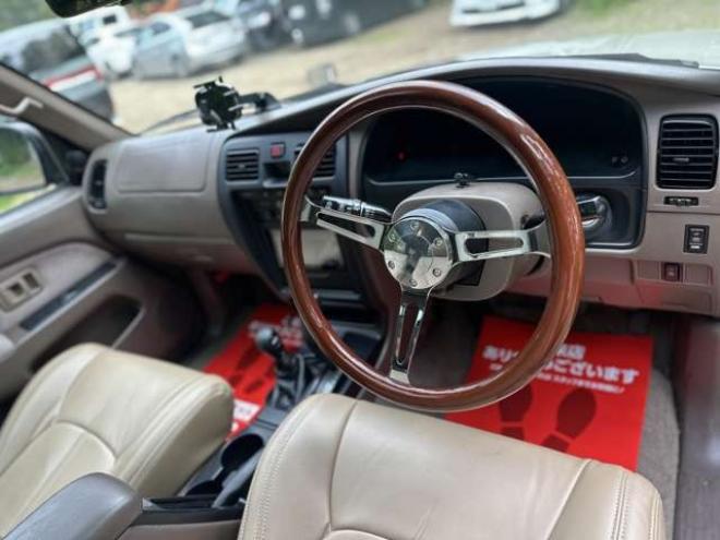 ハイラックスサーフ2.7 SSR-G 4WD　サンルーフ/リフトUP/全塗装済/社外ナビ 2700