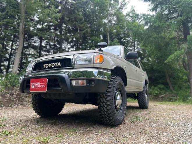 ハイラックスサーフ2.7 SSR-G 4WD　サンルーフ/リフトUP/全塗装済/社外ナビ 2700