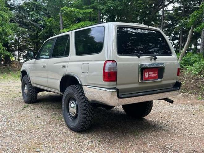 ハイラックスサーフ2.7 SSR-G 4WD　サンルーフ/リフトUP/全塗装済/社外ナビ 2700