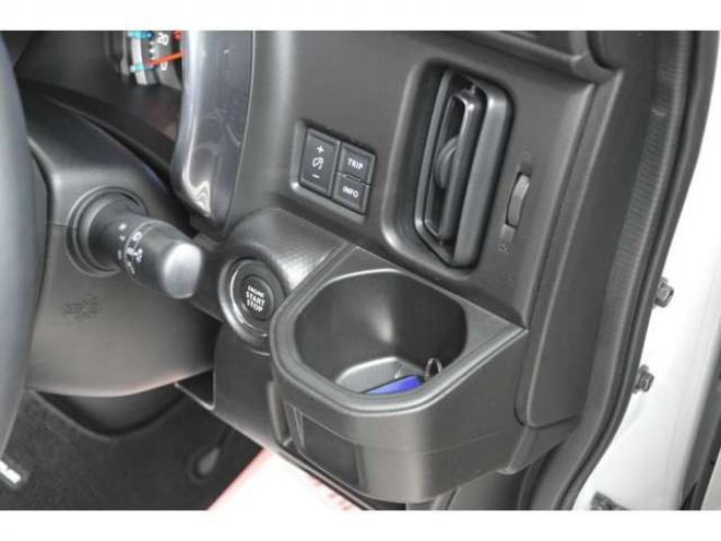ハスラーJスタイル 4WD　1オーナーセーフティサポート7インチナビ 660