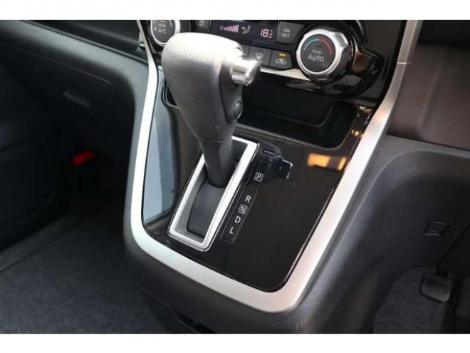 セレナ2.0 X 4WD　CDプレイヤー　クルコン　オートライト 2000
