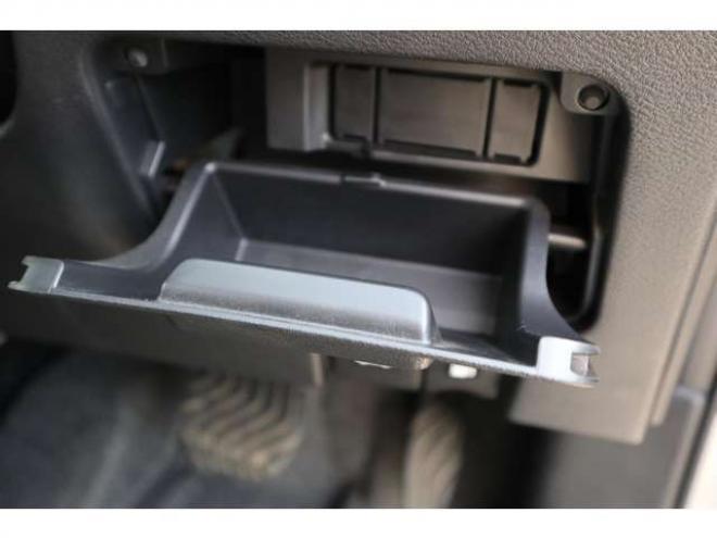 セレナ2.0 X 4WD　CDプレイヤー　クルコン　オートライト 2000