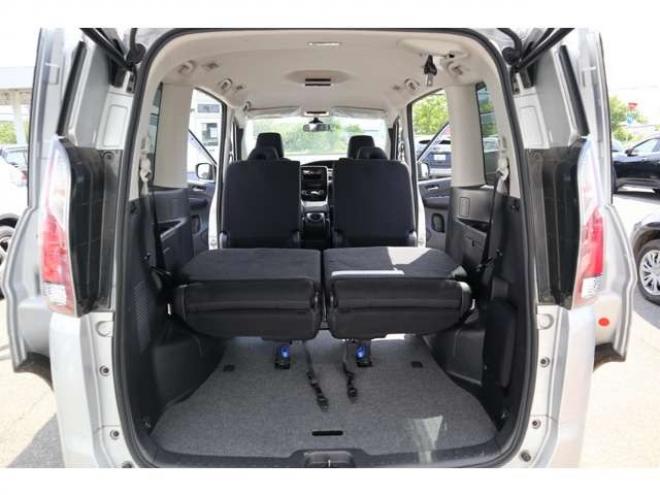 セレナ2.0 X 4WD　CDプレイヤー　クルコン　オートライト 2000