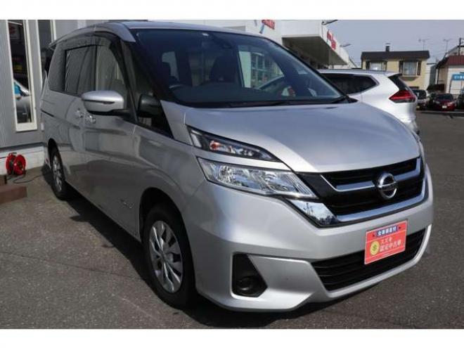 セレナ2.0 X 4WD　CDプレイヤー　クルコン　オートライト 2000