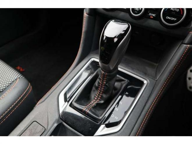 XV2.0 アドバンス 4WD　純正ナビ　バックカメラ　電動パーキング 2000