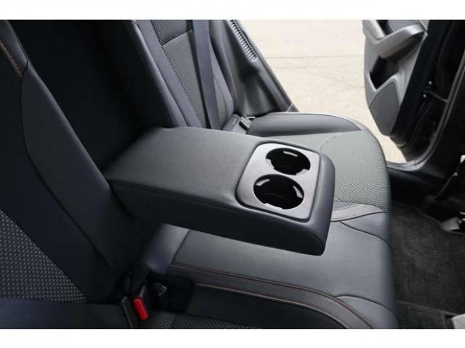 XV2.0 アドバンス 4WD　純正ナビ　バックカメラ　電動パーキング 2000