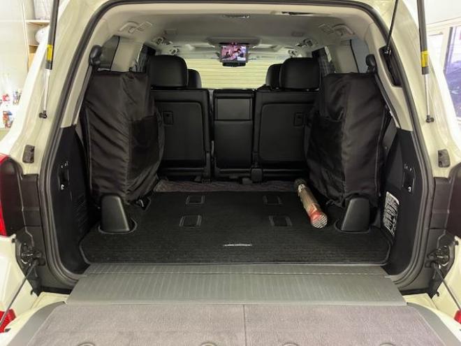 ランドクルーザー２００系中期型　ＺＸ　ワンオーナー　寒冷地仕様　禁煙車　純正２０インチＡＷ　純正１８ＡＷ＋スタッドレスタイヤ付　モデリスタスポイラー＆マフラー　電動サンルーフ　純正ブラックレザーシート　純正ナビ（フルセグ地デジ　ＤＶＤ再生　Ｂｌｕｅｔｏｏｔｈ対応）＋バックカメラ　リアエンターテイメント　パワーバックドア　クルーズコントロール　シートヒーター＆クーラー　ステアリングヒーター　両席パワーシート　ＥＴＣ 4WD 4600 5Dr