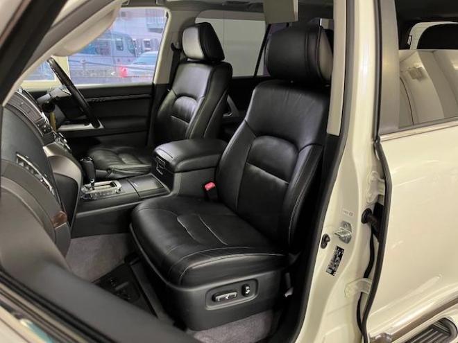 ランドクルーザー２００系中期型　ＺＸ　ワンオーナー　寒冷地仕様　禁煙車　純正２０インチＡＷ　純正１８ＡＷ＋スタッドレスタイヤ付　モデリスタスポイラー＆マフラー　電動サンルーフ　純正ブラックレザーシート　純正ナビ（フルセグ地デジ　ＤＶＤ再生　Ｂｌｕｅｔｏｏｔｈ対応）＋バックカメラ　リアエンターテイメント　パワーバックドア　クルーズコントロール　シートヒーター＆クーラー　ステアリングヒーター　両席パワーシート　ＥＴＣ 4WD 4600 5Dr