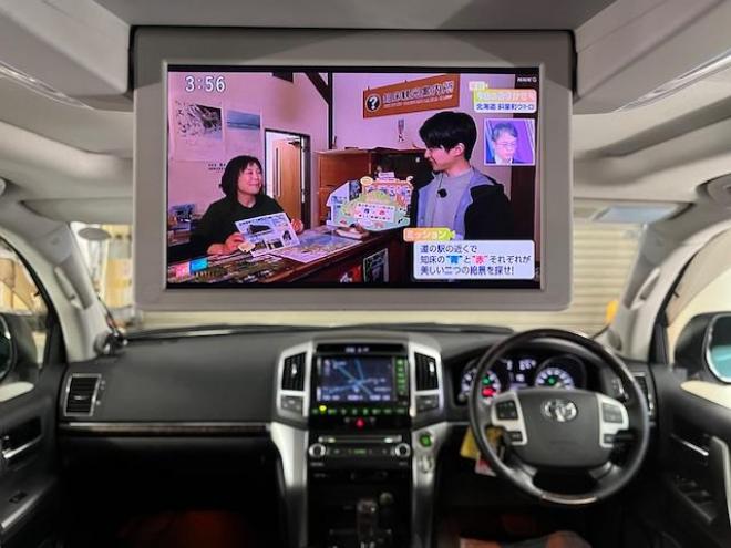 ランドクルーザー２００系中期型　ＺＸ　ワンオーナー　寒冷地仕様　禁煙車　純正２０インチＡＷ　純正１８ＡＷ＋スタッドレスタイヤ付　モデリスタスポイラー＆マフラー　電動サンルーフ　純正ブラックレザーシート　純正ナビ（フルセグ地デジ　ＤＶＤ再生　Ｂｌｕｅｔｏｏｔｈ対応）＋バックカメラ　リアエンターテイメント　パワーバックドア　クルーズコントロール　シートヒーター＆クーラー　ステアリングヒーター　両席パワーシート　ＥＴＣ 4WD 4600 5Dr