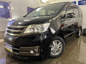 セレナ　ライダーブラックライン　禁煙車　ＷＡＫＯＳバリアスコーティング済　純正ＡＵＴＥＣＨ１５インチＡＷ　社外１５ＡＷ＋スタッドレスタイヤ付　両側パワースライドドア　純正ナビ（フルセグ地デジ　ＤＶＤ再生　Ｂｌｕｅｔｏｏｔｈ）＋バックカメラ　アルパイン製リアフリップダウンモニター　ドライブレコーダー　クルーズコントロール　エンジンスターター　アイドリングストップ　横滑り防止装置　ＨＩＤ　ＥＴＣ 　タイミングチェーン 4WD 2000 5Dr