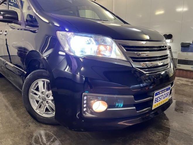 セレナライダーブラックライン　禁煙車　ＷＡＫＯＳバリアスコーティング済　純正ＡＵＴＥＣＨ１５インチＡＷ　社外１５ＡＷ＋スタッドレスタイヤ付　両側パワースライドドア　純正ナビ（フルセグ地デジ　ＤＶＤ再生　Ｂｌｕｅｔｏｏｔｈ）＋バックカメラ　アルパイン製リアフリップダウンモニター　ドライブレコーダー　クルーズコントロール　エンジンスターター　アイドリングストップ　横滑り防止装置　ＨＩＤ　ＥＴＣ 　タイミングチェーン 4WD 2000 5Dr