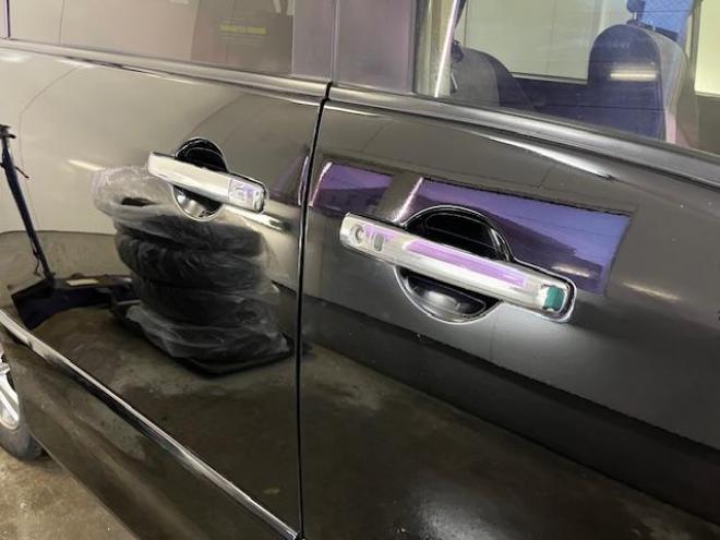 セレナライダーブラックライン　禁煙車　ＷＡＫＯＳバリアスコーティング済　純正ＡＵＴＥＣＨ１５インチＡＷ　社外１５ＡＷ＋スタッドレスタイヤ付　両側パワースライドドア　純正ナビ（フルセグ地デジ　ＤＶＤ再生　Ｂｌｕｅｔｏｏｔｈ）＋バックカメラ　アルパイン製リアフリップダウンモニター　ドライブレコーダー　クルーズコントロール　エンジンスターター　アイドリングストップ　横滑り防止装置　ＨＩＤ　ＥＴＣ 　タイミングチェーン 4WD 2000 5Dr