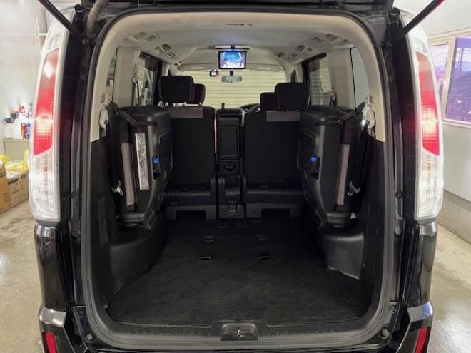 セレナライダーブラックライン　禁煙車　ＷＡＫＯＳバリアスコーティング済　純正ＡＵＴＥＣＨ１５インチＡＷ　社外１５ＡＷ＋スタッドレスタイヤ付　両側パワースライドドア　純正ナビ（フルセグ地デジ　ＤＶＤ再生　Ｂｌｕｅｔｏｏｔｈ）＋バックカメラ　アルパイン製リアフリップダウンモニター　ドライブレコーダー　クルーズコントロール　エンジンスターター　アイドリングストップ　横滑り防止装置　ＨＩＤ　ＥＴＣ 　タイミングチェーン 4WD 2000 5Dr