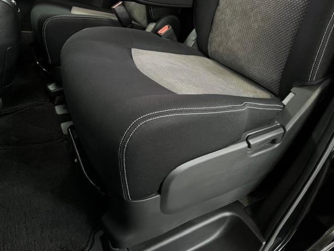 セレナライダーブラックライン　禁煙車　ＷＡＫＯＳバリアスコーティング済　純正ＡＵＴＥＣＨ１５インチＡＷ　社外１５ＡＷ＋スタッドレスタイヤ付　両側パワースライドドア　純正ナビ（フルセグ地デジ　ＤＶＤ再生　Ｂｌｕｅｔｏｏｔｈ）＋バックカメラ　アルパイン製リアフリップダウンモニター　ドライブレコーダー　クルーズコントロール　エンジンスターター　アイドリングストップ　横滑り防止装置　ＨＩＤ　ＥＴＣ 　タイミングチェーン 4WD 2000 5Dr