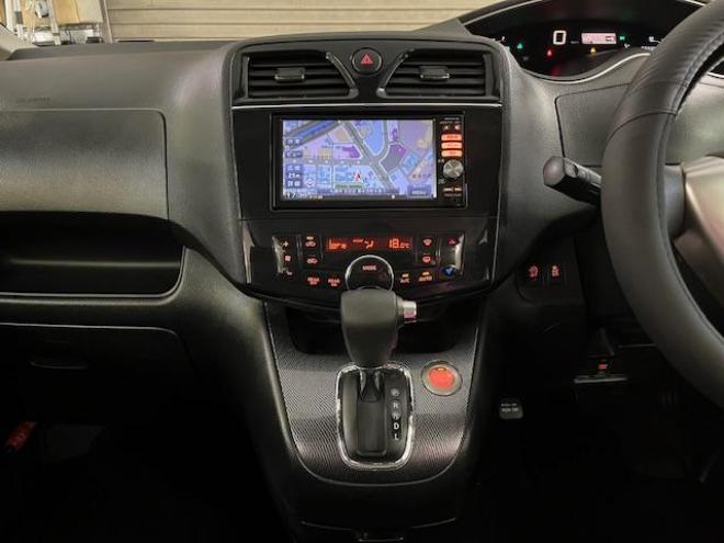 セレナライダーブラックライン　禁煙車　ＷＡＫＯＳバリアスコーティング済　純正ＡＵＴＥＣＨ１５インチＡＷ　社外１５ＡＷ＋スタッドレスタイヤ付　両側パワースライドドア　純正ナビ（フルセグ地デジ　ＤＶＤ再生　Ｂｌｕｅｔｏｏｔｈ）＋バックカメラ　アルパイン製リアフリップダウンモニター　ドライブレコーダー　クルーズコントロール　エンジンスターター　アイドリングストップ　横滑り防止装置　ＨＩＤ　ＥＴＣ 　タイミングチェーン 4WD 2000 5Dr