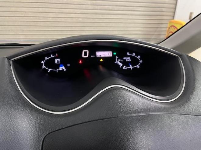 セレナライダーブラックライン　禁煙車　ＷＡＫＯＳバリアスコーティング済　純正ＡＵＴＥＣＨ１５インチＡＷ　社外１５ＡＷ＋スタッドレスタイヤ付　両側パワースライドドア　純正ナビ（フルセグ地デジ　ＤＶＤ再生　Ｂｌｕｅｔｏｏｔｈ）＋バックカメラ　アルパイン製リアフリップダウンモニター　ドライブレコーダー　クルーズコントロール　エンジンスターター　アイドリングストップ　横滑り防止装置　ＨＩＤ　ＥＴＣ 　タイミングチェーン 4WD 2000 5Dr