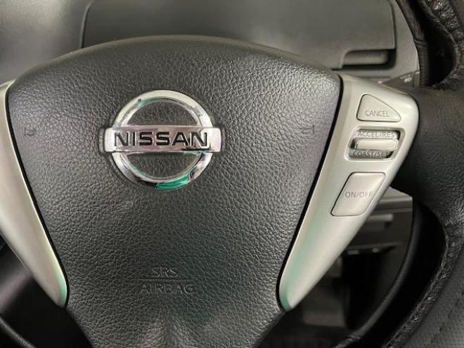 セレナライダーブラックライン　禁煙車　ＷＡＫＯＳバリアスコーティング済　純正ＡＵＴＥＣＨ１５インチＡＷ　社外１５ＡＷ＋スタッドレスタイヤ付　両側パワースライドドア　純正ナビ（フルセグ地デジ　ＤＶＤ再生　Ｂｌｕｅｔｏｏｔｈ）＋バックカメラ　アルパイン製リアフリップダウンモニター　ドライブレコーダー　クルーズコントロール　エンジンスターター　アイドリングストップ　横滑り防止装置　ＨＩＤ　ＥＴＣ 　タイミングチェーン 4WD 2000 5Dr