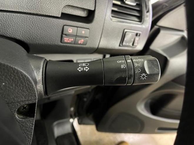 セレナライダーブラックライン　禁煙車　ＷＡＫＯＳバリアスコーティング済　純正ＡＵＴＥＣＨ１５インチＡＷ　社外１５ＡＷ＋スタッドレスタイヤ付　両側パワースライドドア　純正ナビ（フルセグ地デジ　ＤＶＤ再生　Ｂｌｕｅｔｏｏｔｈ）＋バックカメラ　アルパイン製リアフリップダウンモニター　ドライブレコーダー　クルーズコントロール　エンジンスターター　アイドリングストップ　横滑り防止装置　ＨＩＤ　ＥＴＣ 　タイミングチェーン 4WD 2000 5Dr