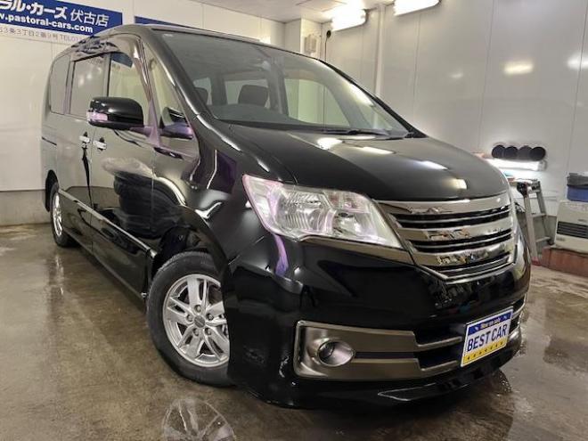 セレナライダーブラックライン　禁煙車　ＷＡＫＯＳバリアスコーティング済　純正ＡＵＴＥＣＨ１５インチＡＷ　社外１５ＡＷ＋スタッドレスタイヤ付　両側パワースライドドア　純正ナビ（フルセグ地デジ　ＤＶＤ再生　Ｂｌｕｅｔｏｏｔｈ）＋バックカメラ　アルパイン製リアフリップダウンモニター　ドライブレコーダー　クルーズコントロール　エンジンスターター　アイドリングストップ　横滑り防止装置　ＨＩＤ　ＥＴＣ 　タイミングチェーン 4WD 2000 5Dr