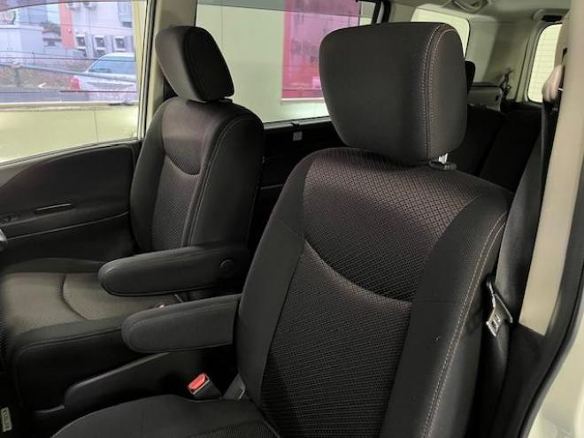 セレナハイウェイスター　禁煙車　ＷＡＫＯＳバリアスコーティング済　純正１５インチＡＷ　社外１５ＡＷ＋スタッドレスタイヤ付　両側パワースライドドア　純正ナビ（フルセグ地デジ）＋バックカメラ　前後ドライブレコーダー　クルーズコントロール　エンジンスターター　アイドリングストップ　横滑り防止装置　ＨＩＤ　ＥＴＣ 　タイミングチェーン 4WD 2000 5Dr