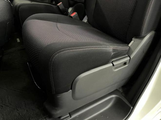 セレナハイウェイスター　禁煙車　ＷＡＫＯＳバリアスコーティング済　純正１５インチＡＷ　社外１５ＡＷ＋スタッドレスタイヤ付　両側パワースライドドア　純正ナビ（フルセグ地デジ）＋バックカメラ　前後ドライブレコーダー　クルーズコントロール　エンジンスターター　アイドリングストップ　横滑り防止装置　ＨＩＤ　ＥＴＣ 　タイミングチェーン 4WD 2000 5Dr
