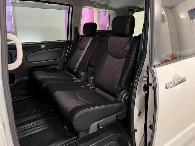 セレナハイウェイスター　禁煙車　ＷＡＫＯＳバリアスコーティング済　純正１５インチＡＷ　社外１５ＡＷ＋スタッドレスタイヤ付　両側パワースライドドア　純正ナビ（フルセグ地デジ）＋バックカメラ　前後ドライブレコーダー　クルーズコントロール　エンジンスターター　アイドリングストップ　横滑り防止装置　ＨＩＤ　ＥＴＣ 　タイミングチェーン 4WD 2000 5Dr