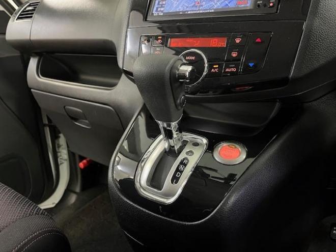 セレナハイウェイスター　禁煙車　ＷＡＫＯＳバリアスコーティング済　純正１５インチＡＷ　社外１５ＡＷ＋スタッドレスタイヤ付　両側パワースライドドア　純正ナビ（フルセグ地デジ）＋バックカメラ　前後ドライブレコーダー　クルーズコントロール　エンジンスターター　アイドリングストップ　横滑り防止装置　ＨＩＤ　ＥＴＣ 　タイミングチェーン 4WD 2000 5Dr
