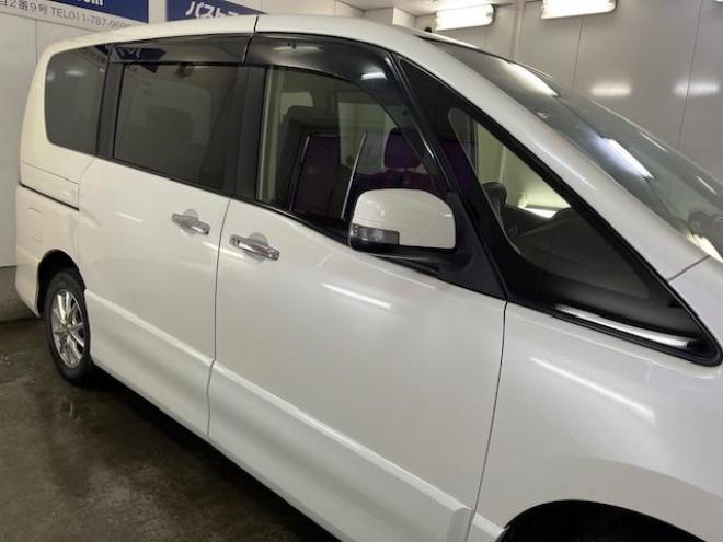 セレナハイウェイスター　禁煙車　ＷＡＫＯＳバリアスコーティング済　純正１５インチＡＷ　社外１５ＡＷ＋スタッドレスタイヤ付　両側パワースライドドア　純正ナビ（フルセグ地デジ）＋バックカメラ　前後ドライブレコーダー　クルーズコントロール　エンジンスターター　アイドリングストップ　横滑り防止装置　ＨＩＤ　ＥＴＣ 　タイミングチェーン 4WD 2000 5Dr
