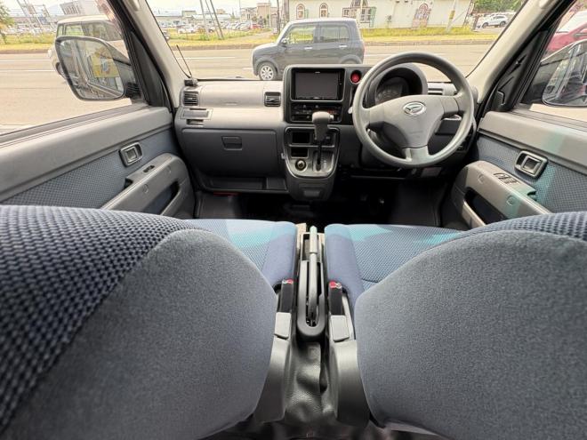 ハイゼットHIJET CARGO 4WD CRUSE TURBO ヒ゛シ゛ネスPK　一家に一台軽箱　turbo 寒冷地仕様 リアヒーター　ナビ　etc バイザー 4WD 660 5Dr