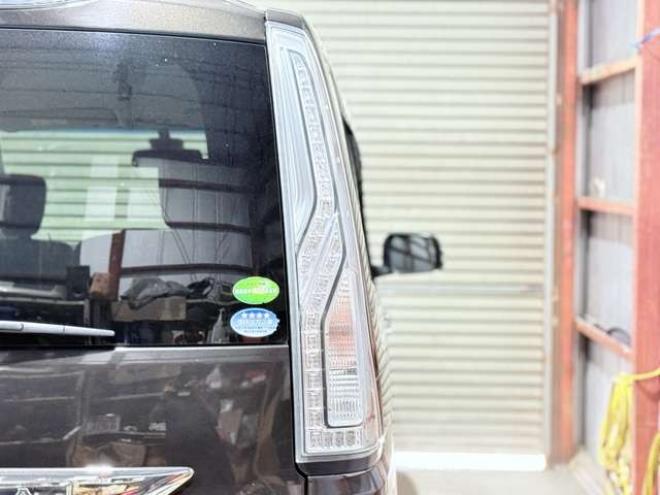 セレナ2.0 ハイウェイスター Vセレクション+Safety アドバンストセーフティ パッケージ 4WD　下廻防錆TVナビBカメETC 2000