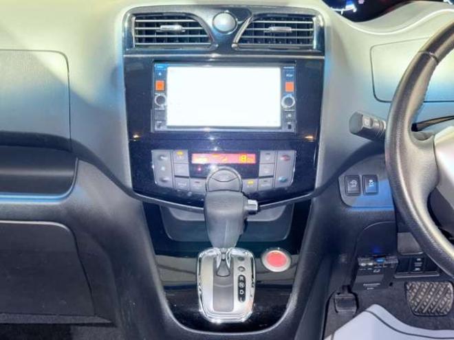 セレナ2.0 ハイウェイスター Vセレクション+Safety アドバンストセーフティ パッケージ 4WD　下廻防錆TVナビBカメETC 2000