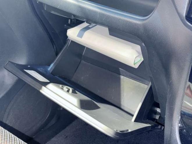 セレナ2.0 ハイウェイスター Vセレクション+Safety アドバンストセーフティ パッケージ 4WD　下廻防錆TVナビBカメETC 2000