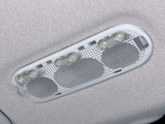 セレナ2.0 ハイウェイスター Vセレクション+Safety アドバンストセーフティ パッケージ 4WD　下廻防錆TVナビBカメETC 2000