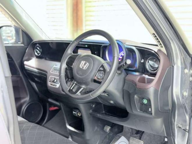 N-ONEプレミアム ツアラー Lパッケージ 4WD　下廻防錆スマキーバックカメラ 660