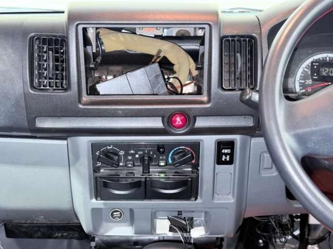 NV100クリッパーDX 4WD　下廻防錆 660