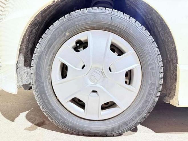フリードスパイクハイブリッド1.5 ジャストセレクション　下廻防錆TVナビBカメETC 2WD 1500