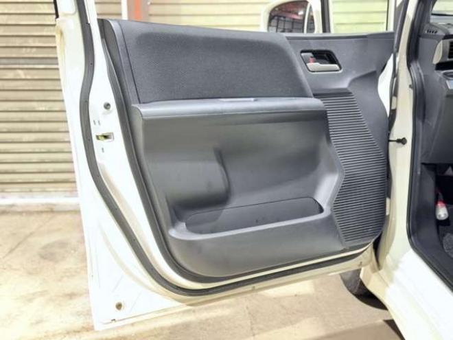 フリードスパイクハイブリッド1.5 ジャストセレクション　下廻防錆TVナビBカメETC 2WD 1500