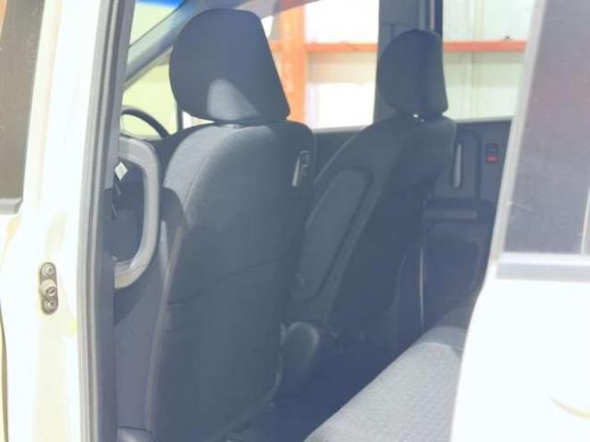 フリードスパイクハイブリッド1.5 ジャストセレクション　下廻防錆TVナビBカメETC 2WD 1500
