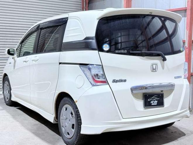 フリードスパイクハイブリッド1.5 ジャストセレクション　下廻防錆TVナビBカメETC 2WD 1500