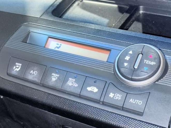 フリードスパイクハイブリッド1.5 ジャストセレクション　下廻防錆TVナビBカメETC 2WD 1500