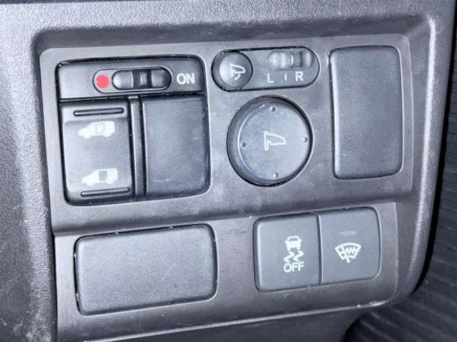 フリードスパイクハイブリッド1.5 ジャストセレクション　下廻防錆TVナビBカメETC 2WD 1500