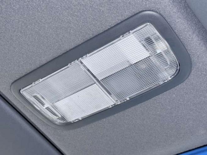 フリードスパイクハイブリッド1.5 ジャストセレクション　下廻防錆TVナビBカメETC 2WD 1500