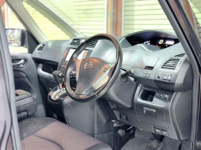 セレナ2.0 ハイウェイスター Vセレクション 4WD　下廻防TVナビBカメエンスタETC夏冬タイヤ 2000