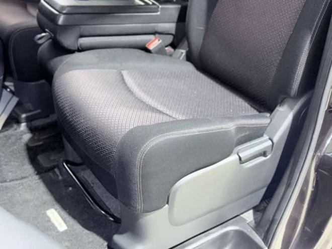 セレナ2.0 ハイウェイスター Vセレクション 4WD　下廻防TVナビBカメエンスタETC夏冬タイヤ 2000