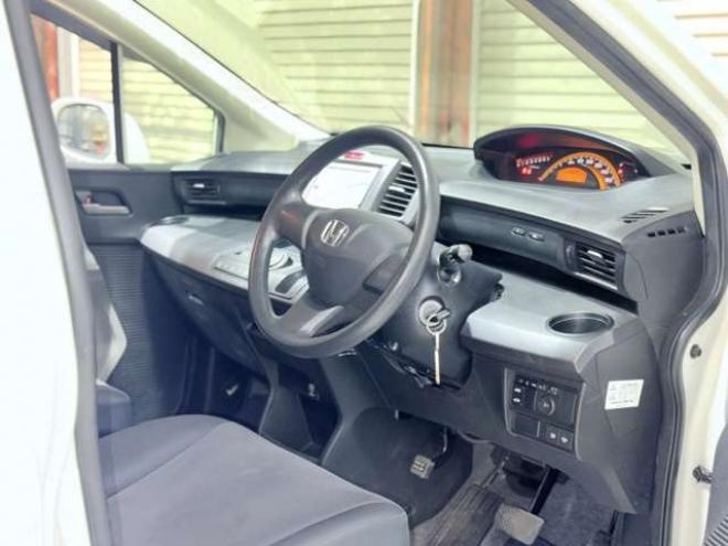 フリード1.5 G ジャストセレクション 4WD　下廻防錆TVナビBカメ 1500