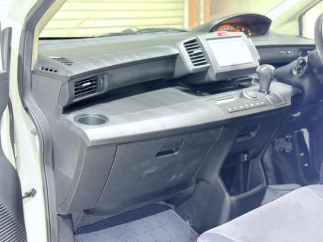 フリード1.5 G ジャストセレクション 4WD　下廻防錆TVナビBカメ 1500