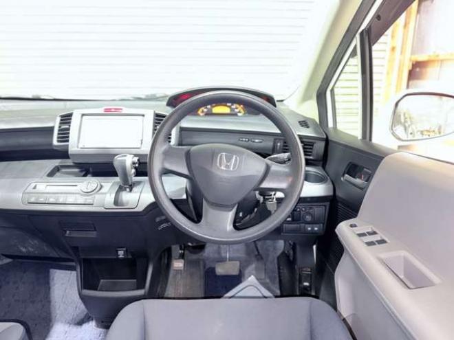 フリード1.5 G ジャストセレクション 4WD　下廻防錆TVナビBカメ 1500