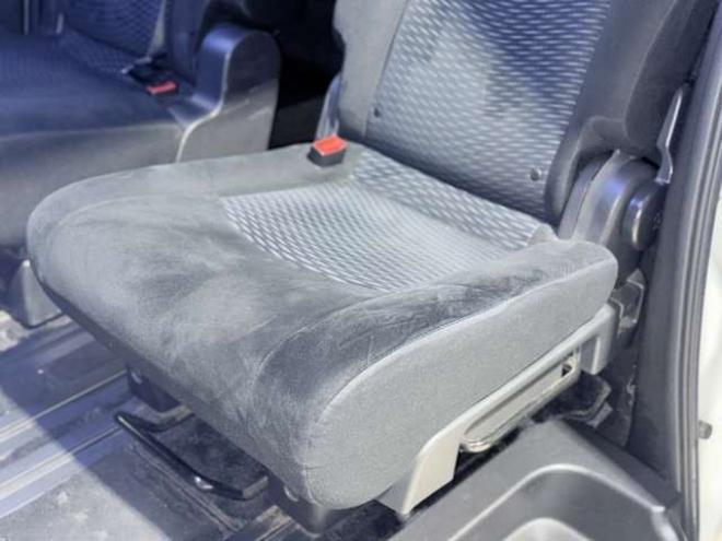 セレナ2.0 20X 4WD　下廻防錆1オナTVナビエンスタ 2000
