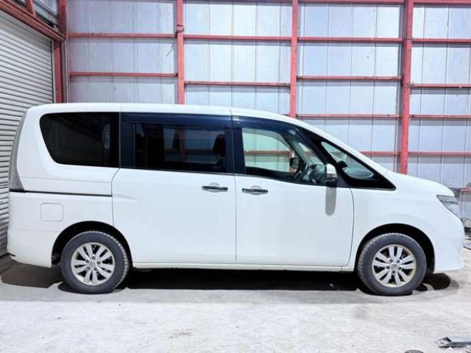 セレナ2.0 20X 4WD　下廻防錆1オナTVナビエンスタ 2000